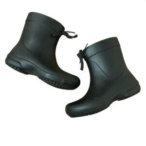 NWOT Crocs Dual Comfort Freesail Short Rain Bootie (W11)